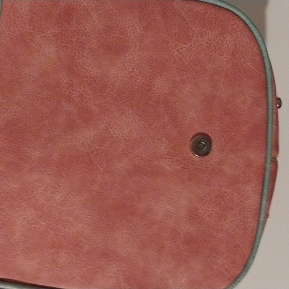 P & G crossbody bag with adjustable strap pretty pink and turquoise - Picture 2 of 12